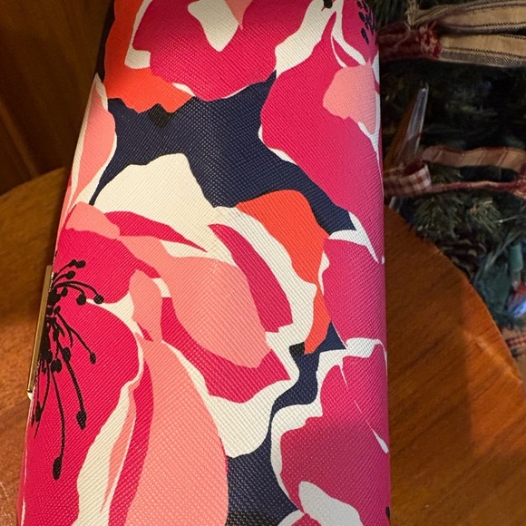 Trina Turk Pink Floral Women's Toiletry Bag - Picture 4 of 12